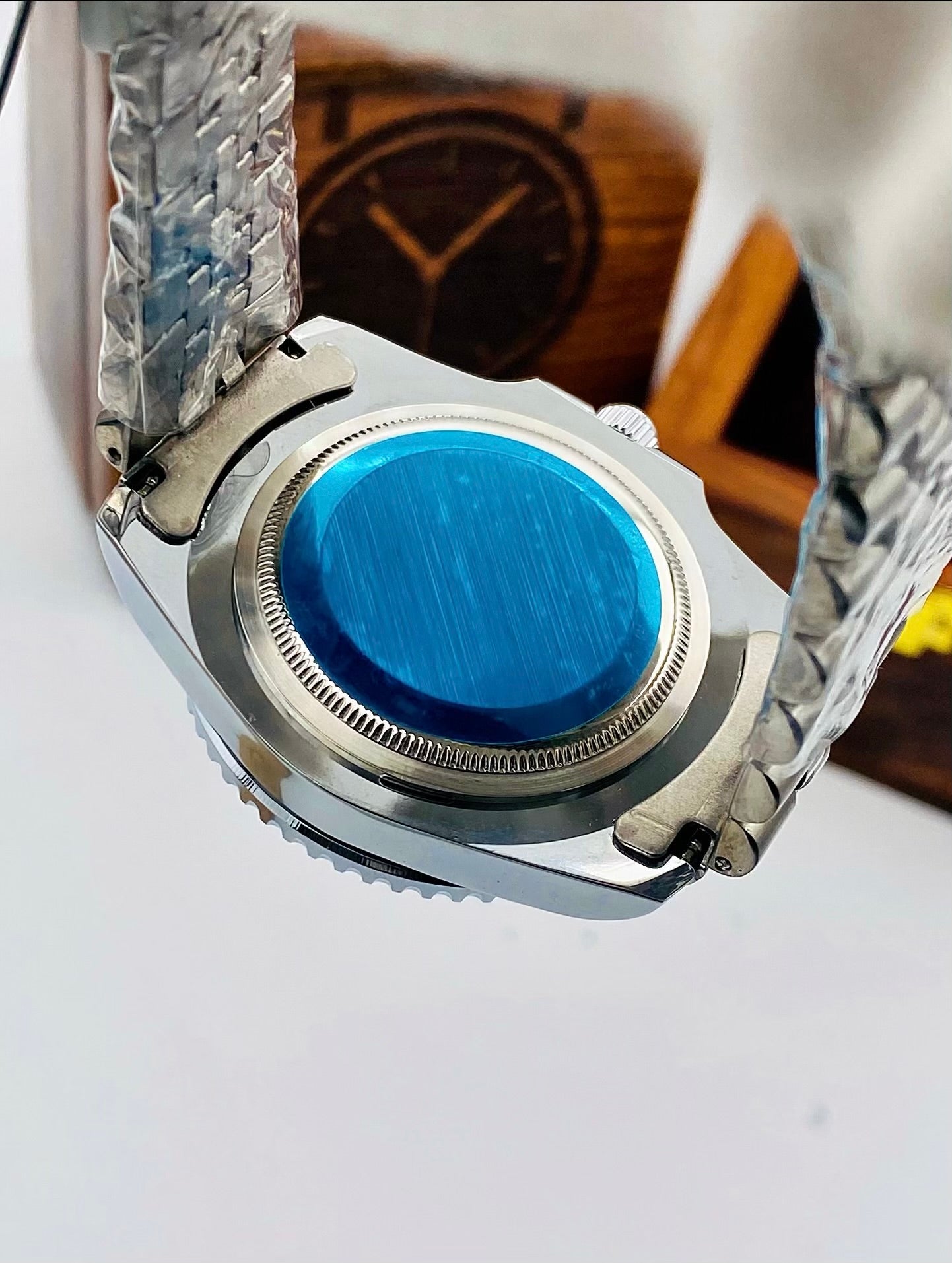 GMT Dive Watch with Date Display & Stainless Steel Bracelet