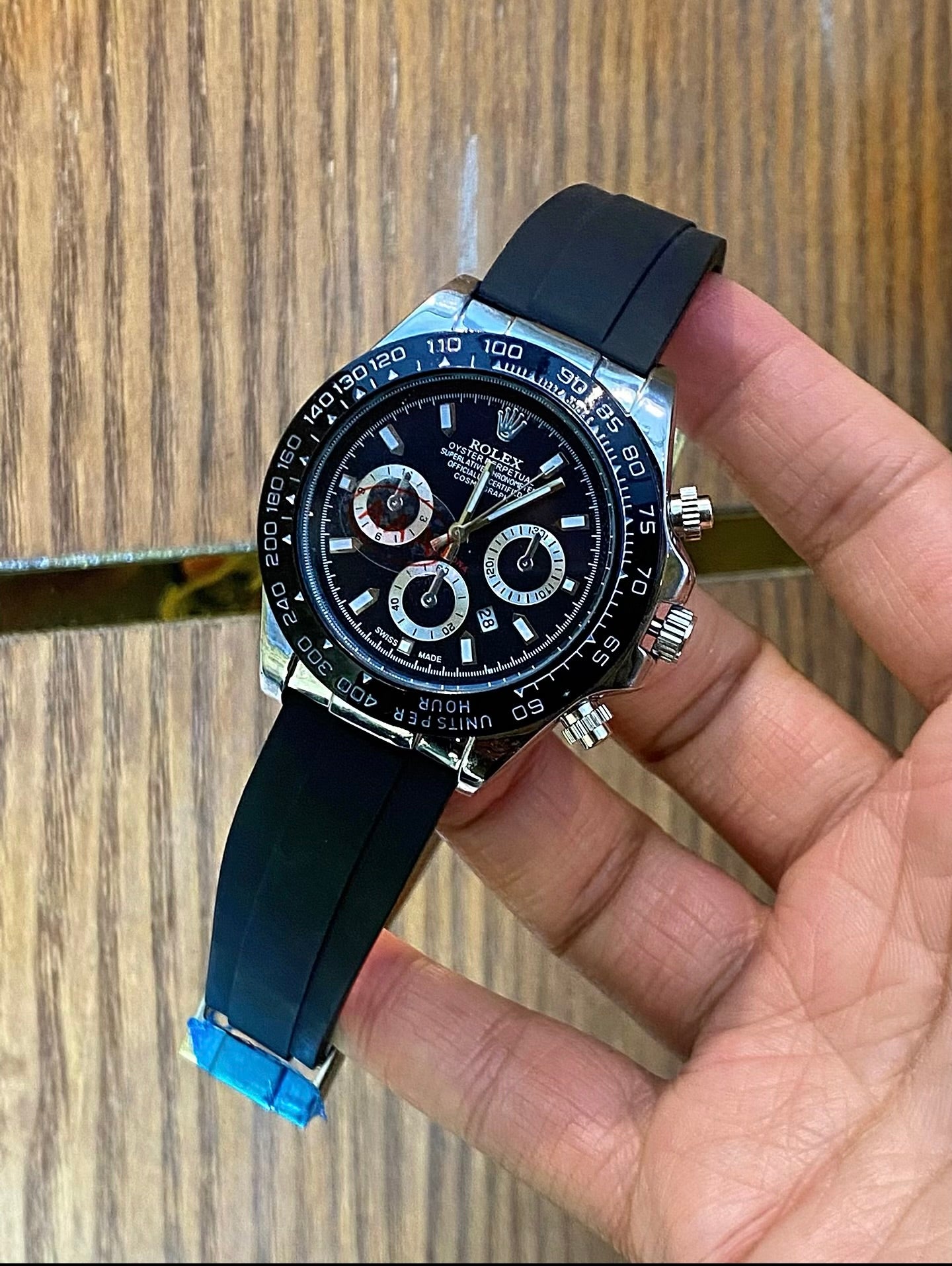 Premium Rubber Strap Analog Wrist Watch