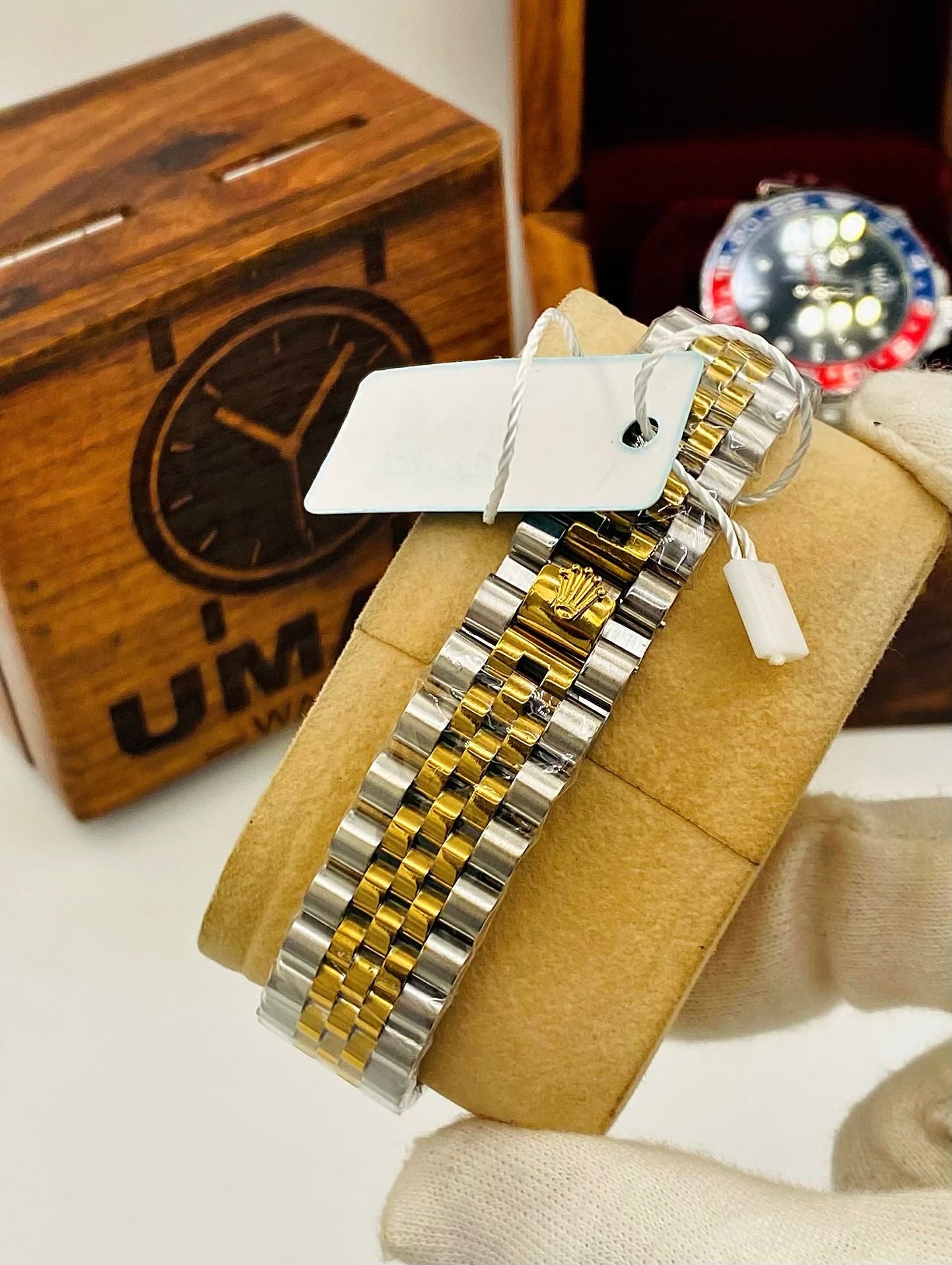 GMT Dive Watch with Date Display & Stainless Steel Bracelet