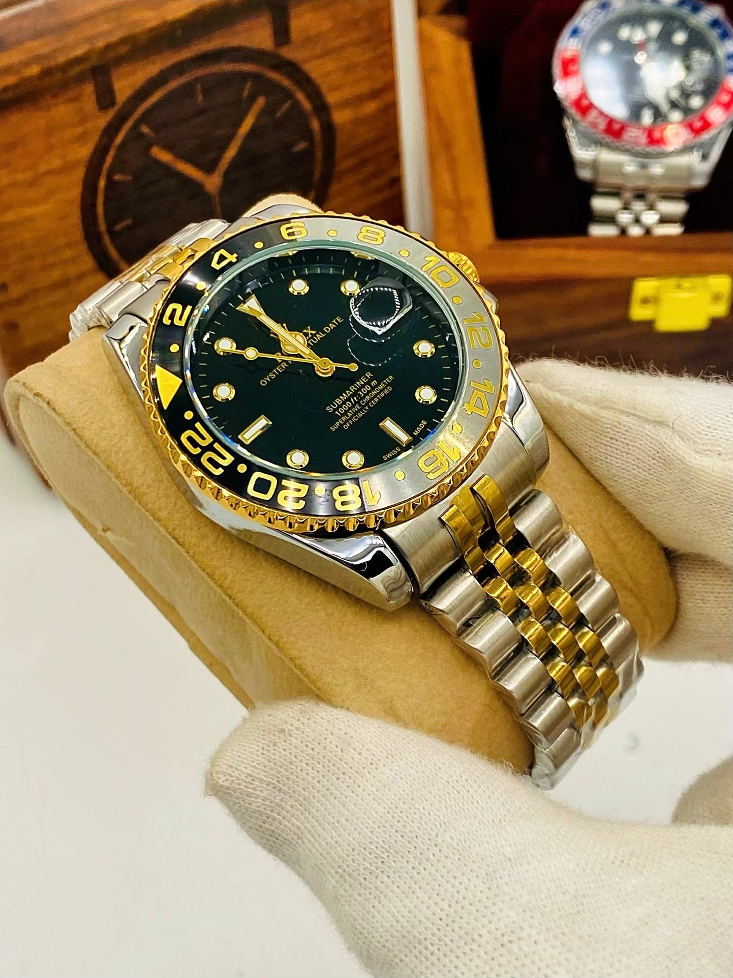GMT Dive Watch with Date Display & Stainless Steel Bracelet